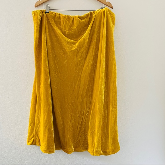 Maeve x Anthropologie Kelly Velvet Yellow Gold Midi Skirt - Picture 5 of 7